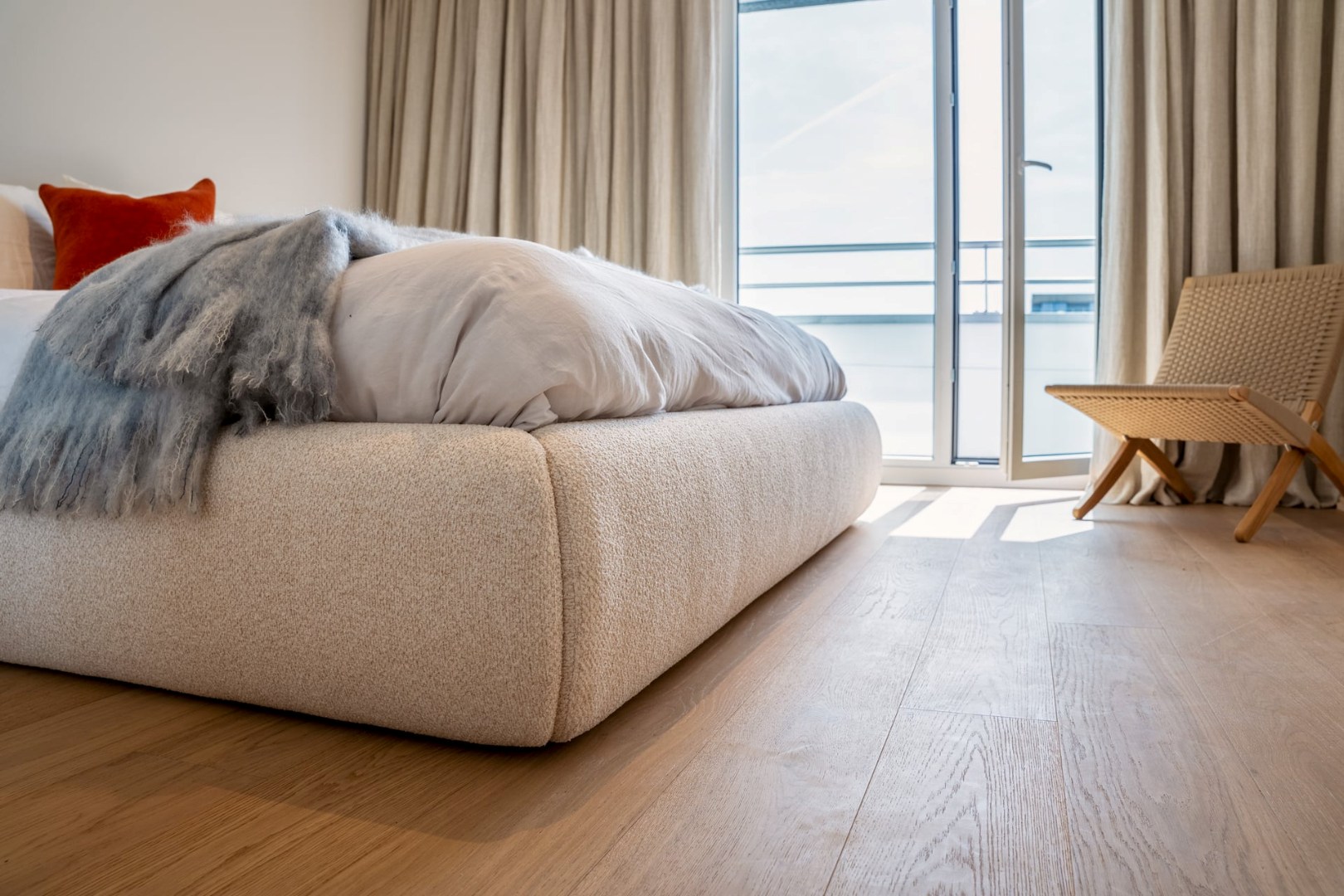 APPARTEMENT HAUT DE GAMME DE 2 CHAMBRES AVEC TERRASSE ET VUE SUR MER 