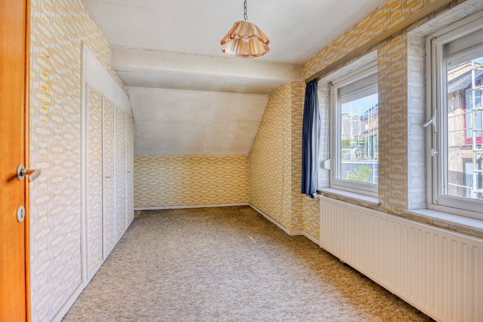 TE RENOVEREN WONING met 3/4 slaapkamers en tuin – 1640 SINT-GENESIUS-RODE 