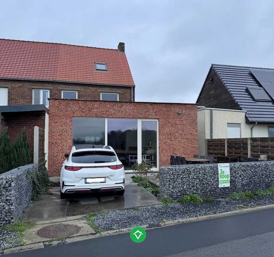Recent gerenoveerde woning met 3 slaapkamers te Ichtegem 
