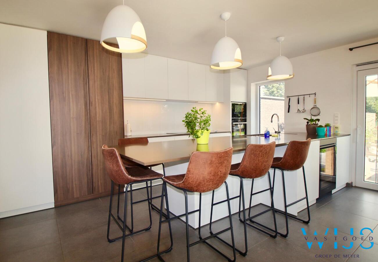 Enorm ruime nieuwbouwwoning op een perceel van 1088 m² te ERTVELDE ! 