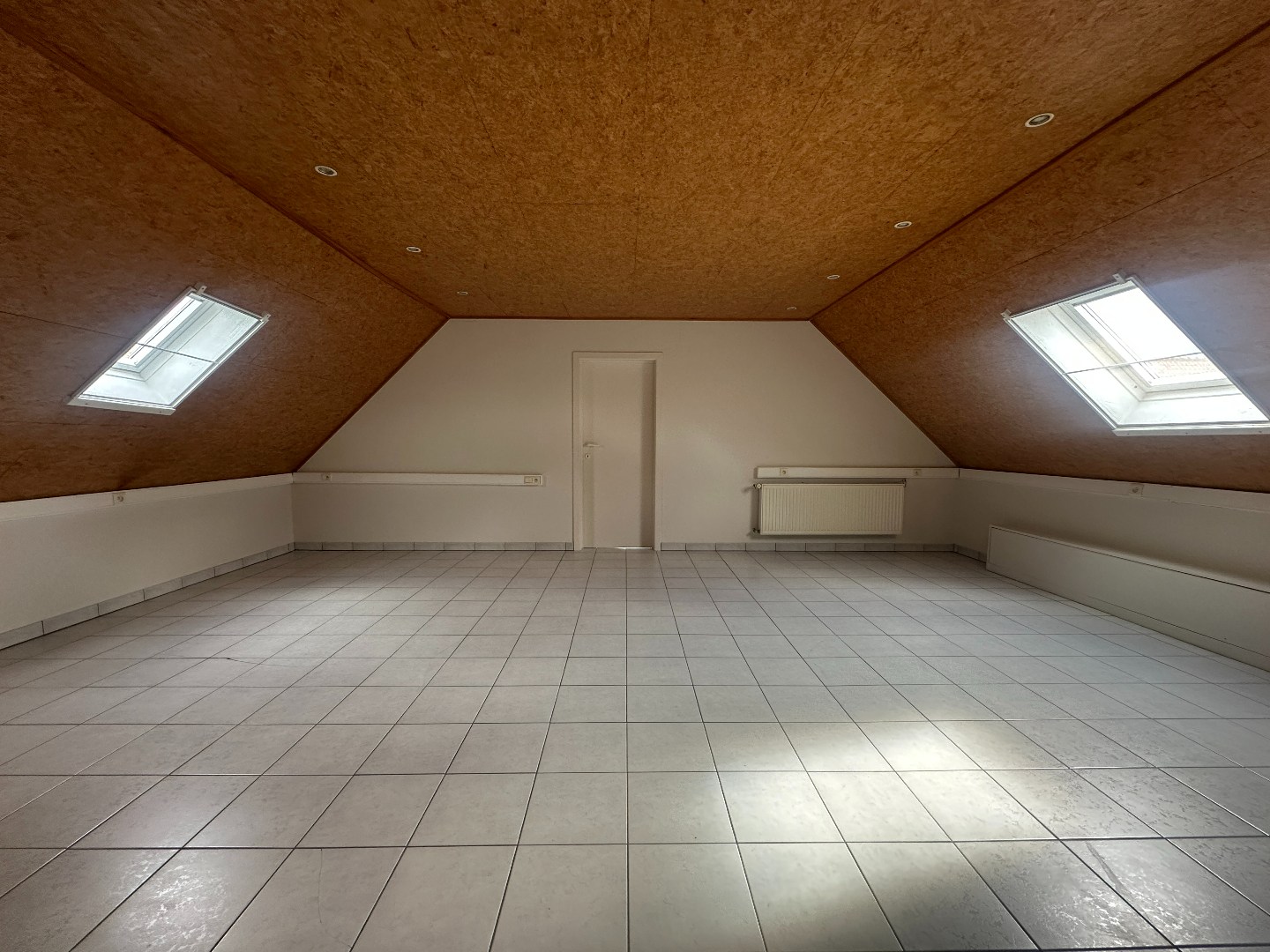 Gezellige gerenoveerde woning met 3 slpk, carport en tuintje, rustige ligging te Torhout 