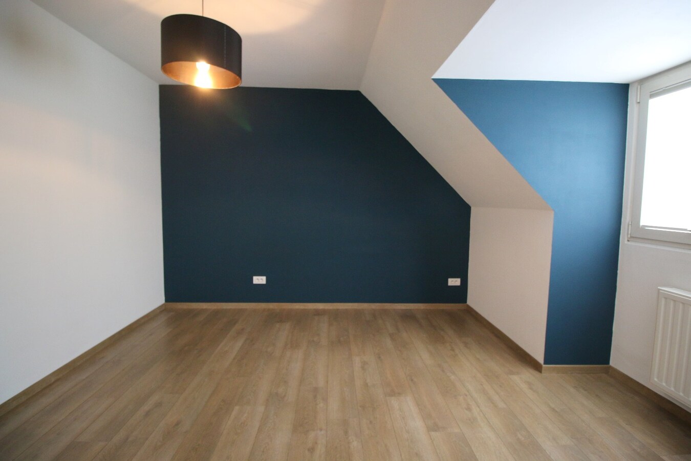 Instapklare woning (2004) met zonnepanelen en idyllische tuin 