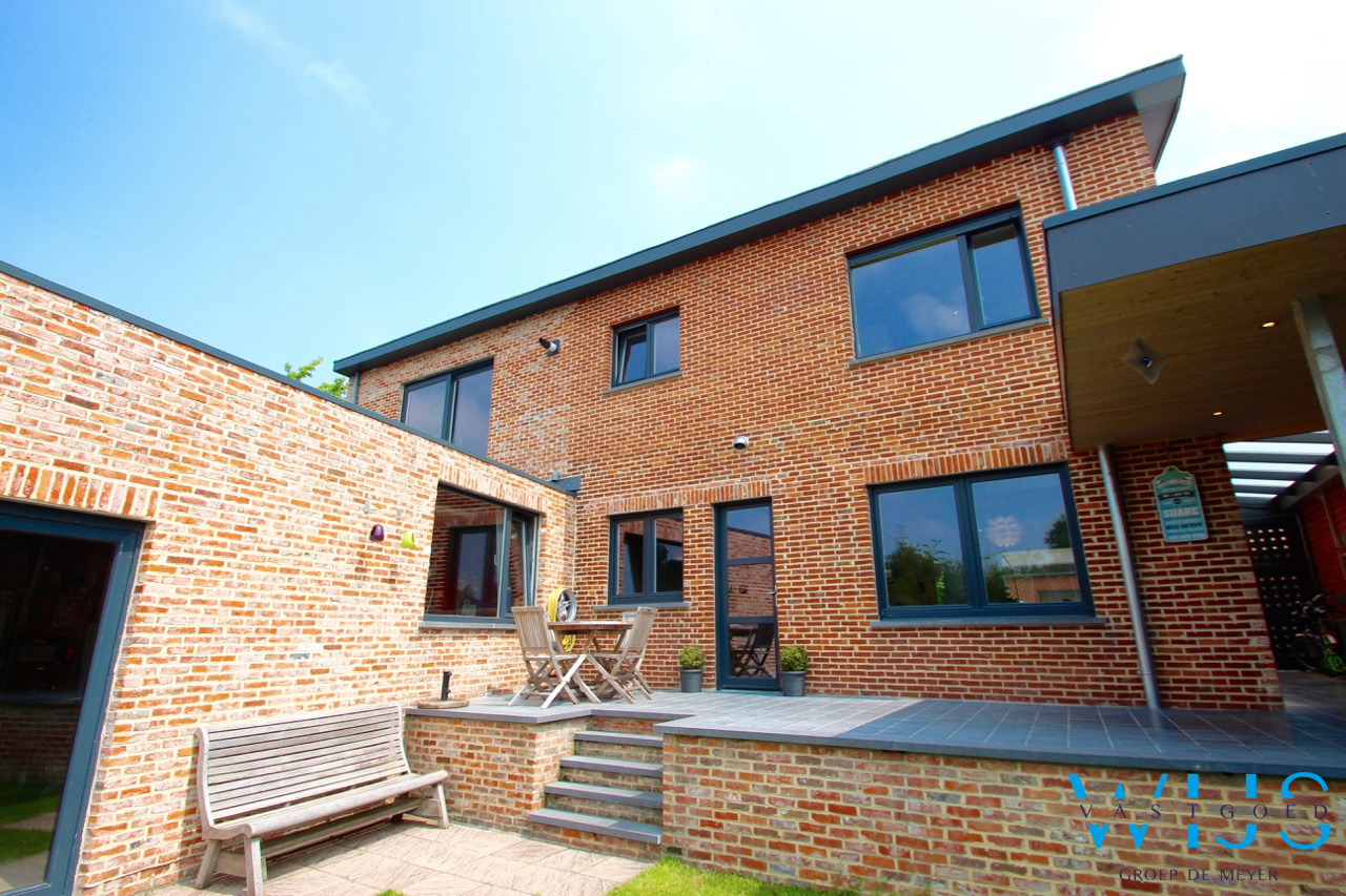 Unieke ruime gerenoveerde woning  ! 