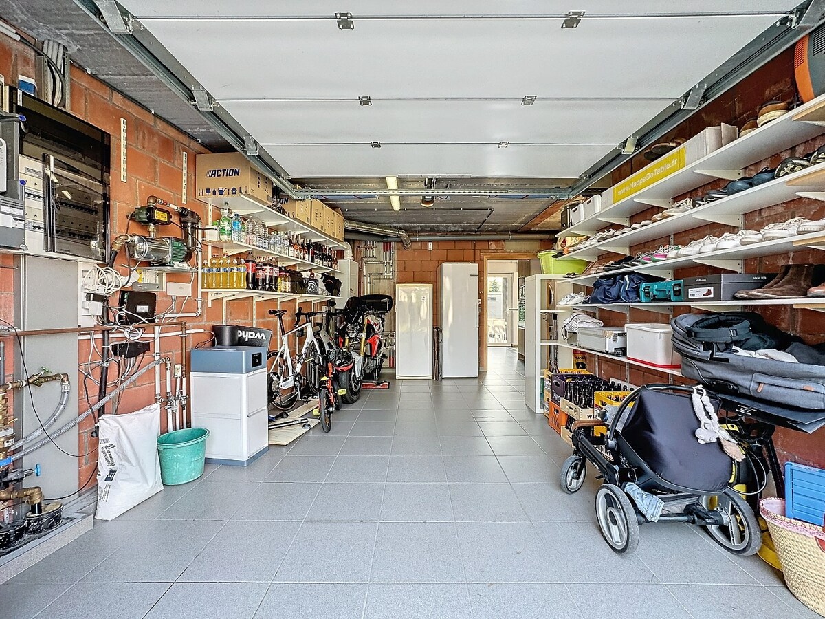 Op en top afgewerkte, energiezuinige gezinswoning (2013) te Velzeke 