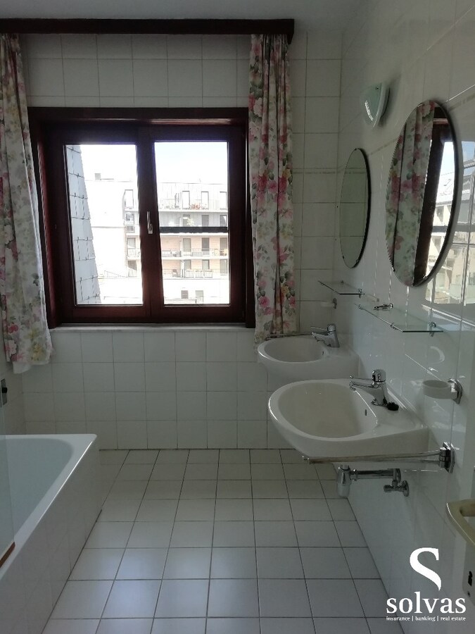 Instapklaar appartement met twee slaapkamers te centrum Aalter 