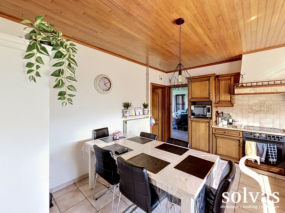 Ruime woning met 4 slaapkamers, tuin en garage in Aalter - Energielabel C - perceeloppervlakte 1050m² - bewoonbare oppervlakte 250m² - EPC-waarde 237 