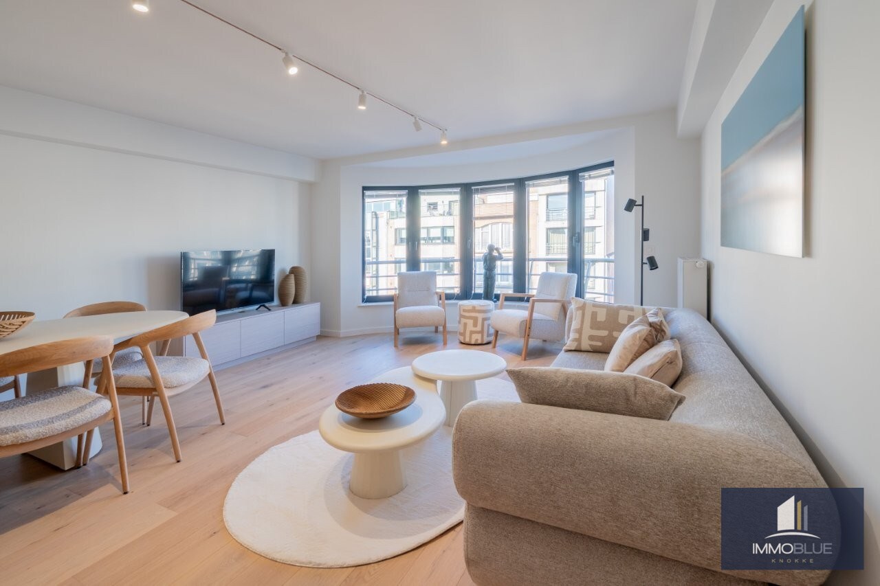 Appartement entièrement rénové et lumineux, situé dans une petite résidence. 