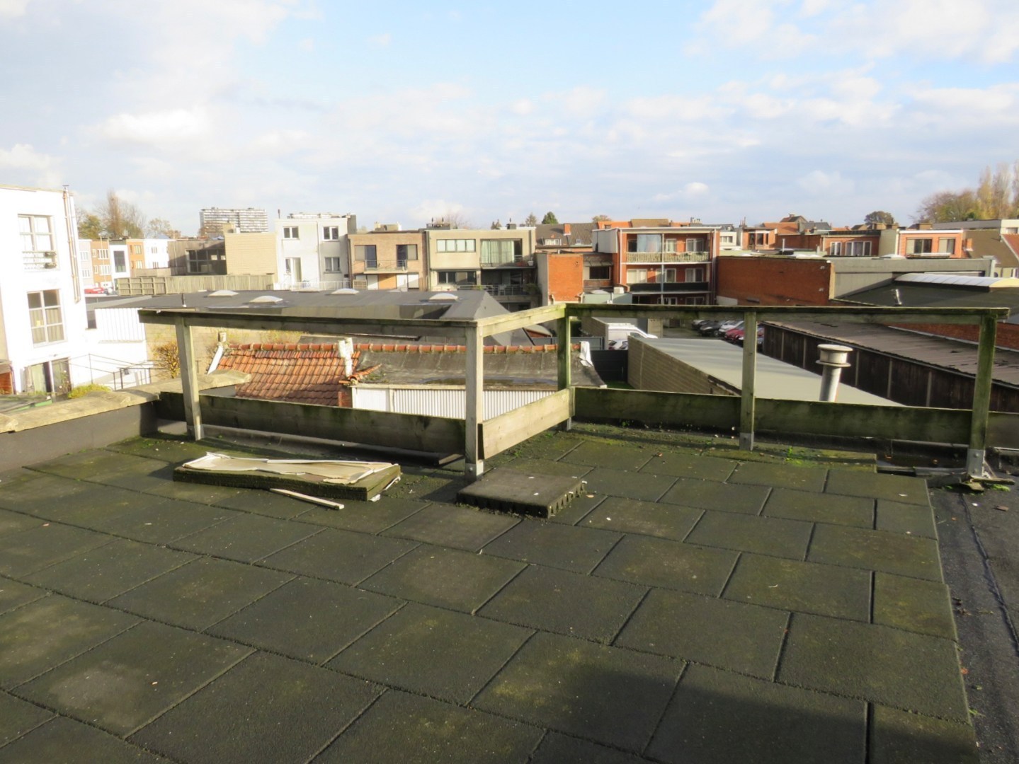 Op te frissen één (mogelijkheid tot 2) slaapkamer appartement te Merksem! 