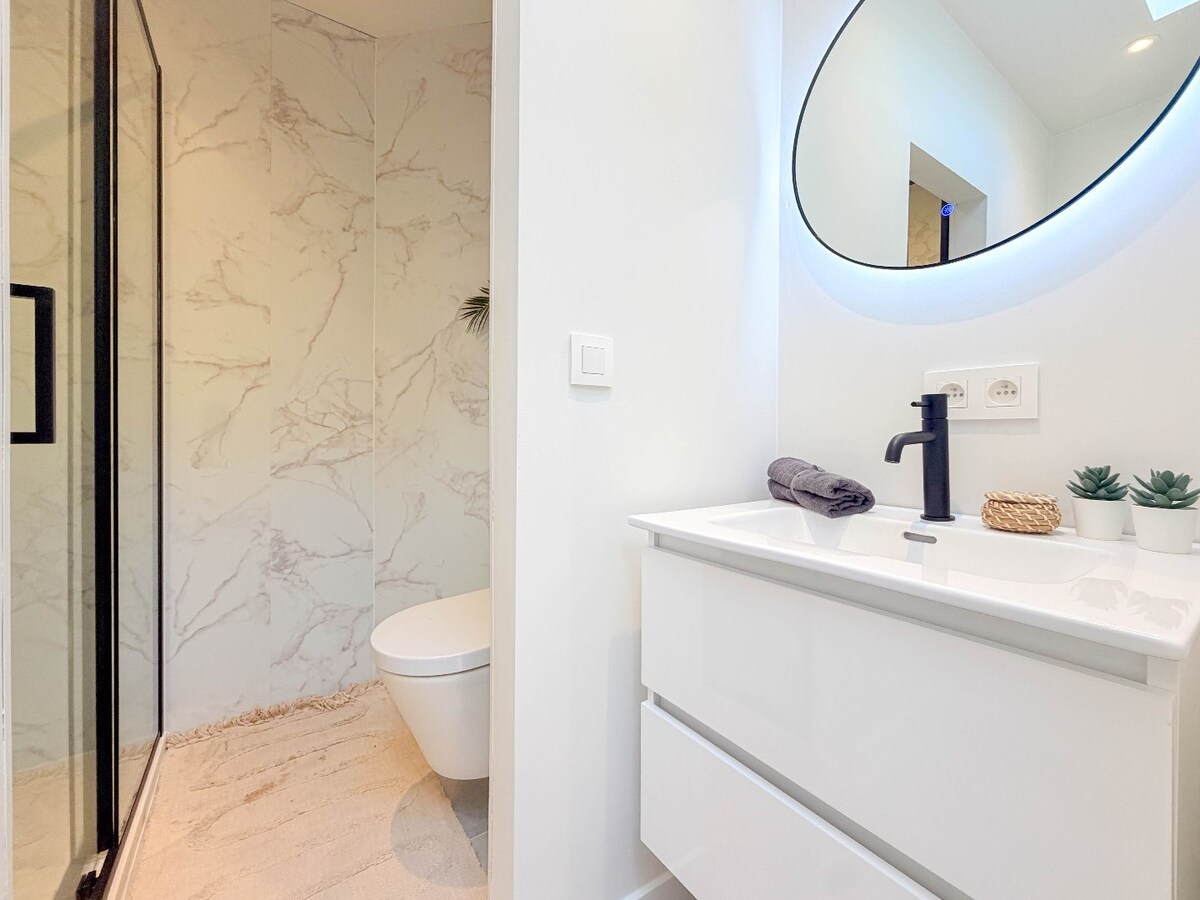 TOPPER : Bachelorwoning / TOP investering met EPC B te Kortrijk ! *** NONO INSPIRED *** 