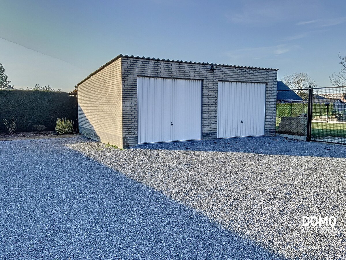 RUIM APPARTEMENT MET 3 SLAAPKAMERS EN GARAGE TE TUILT 