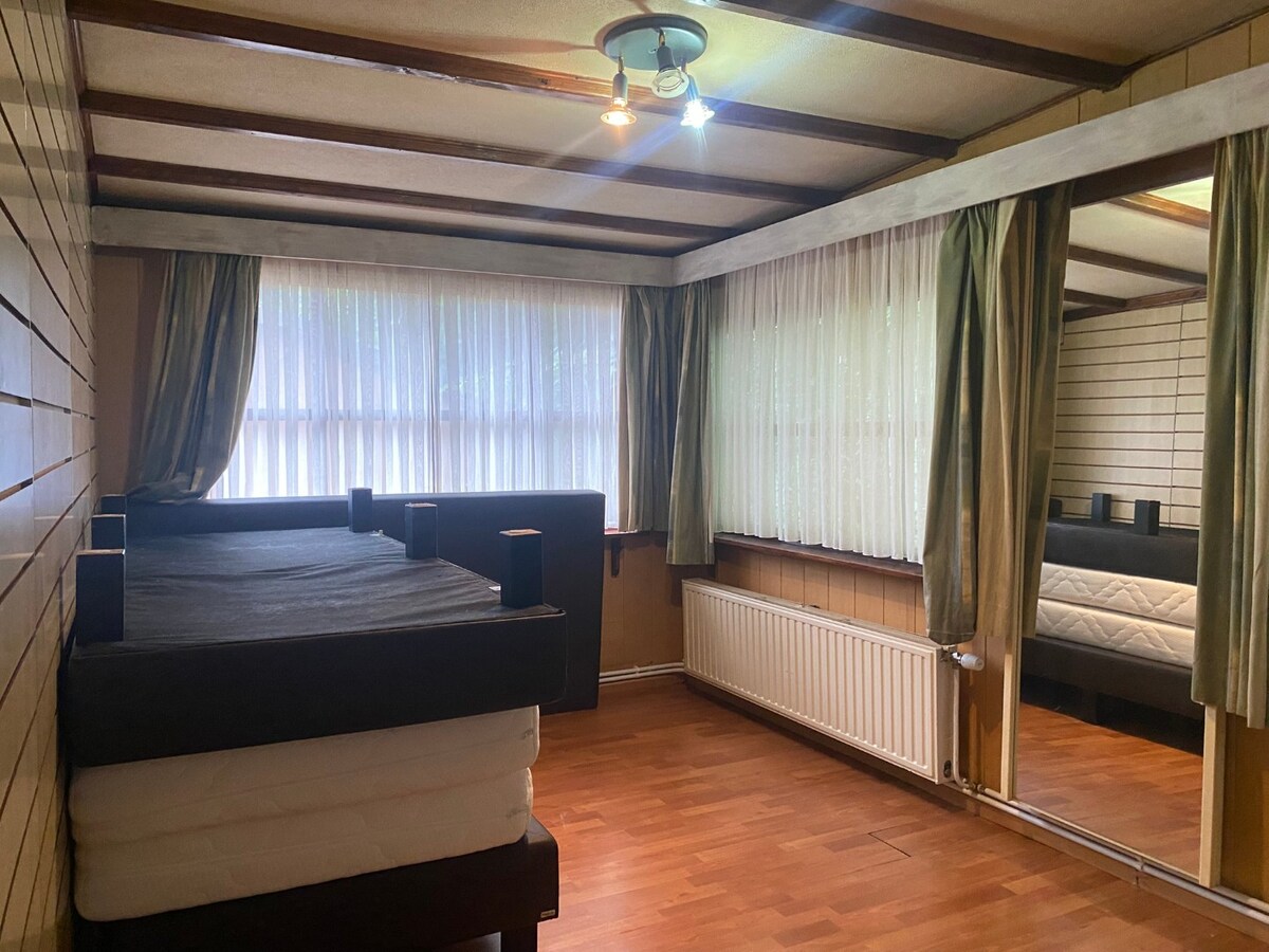 VERLAAGD in PRIJS ! Vrijstaande (vakantie)woning in het bos, Domein Sparrendal Lanklaar. 