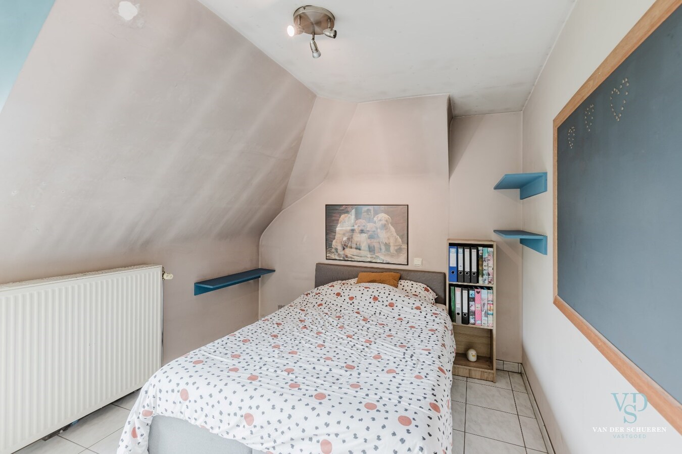 Degelijke, goed gelegen gezinswoning. 