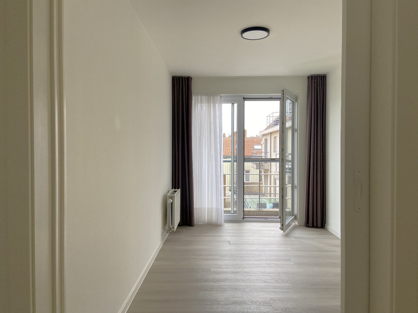 Instapklaar en volledig nieuw geschilderd appartement met 2 slaapkamers in hartje Deerlijk! 