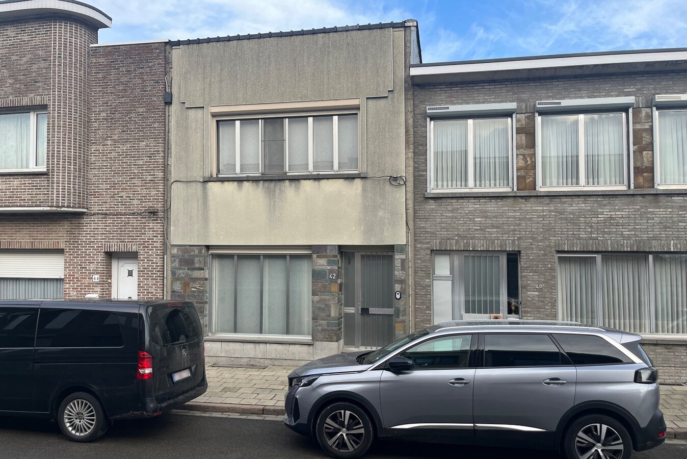 Te renoveren woning met 2 slpks en tuintje 
