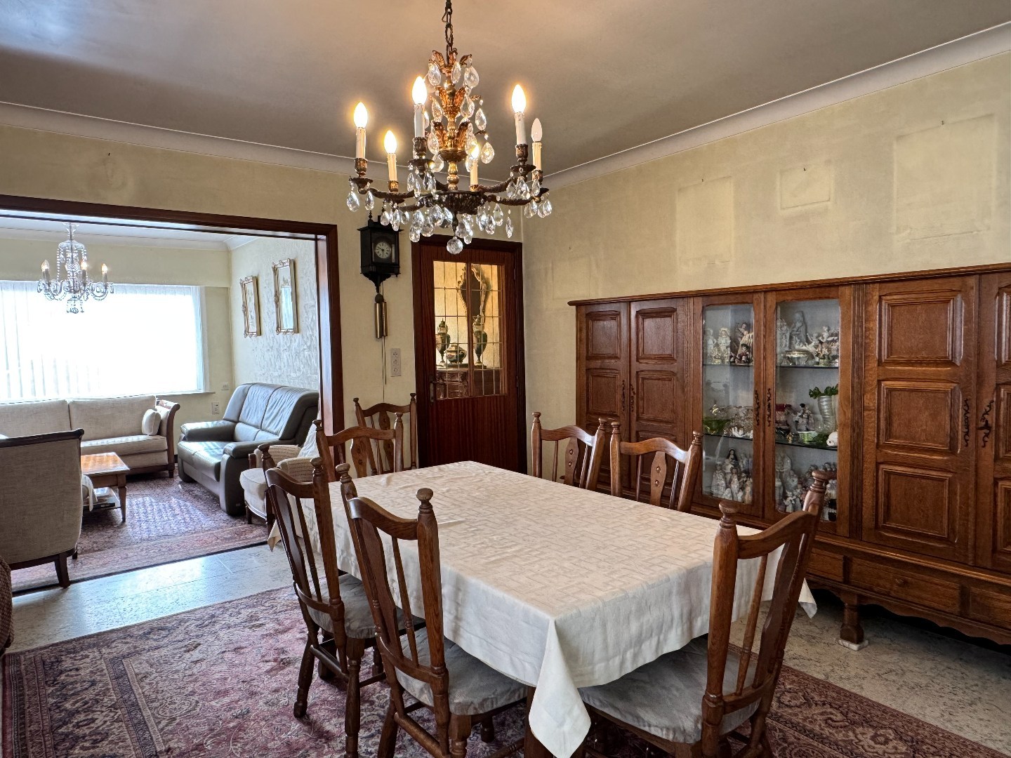 Woning met veel potentieel, 4 slaapkamers en garage te Zulte. 