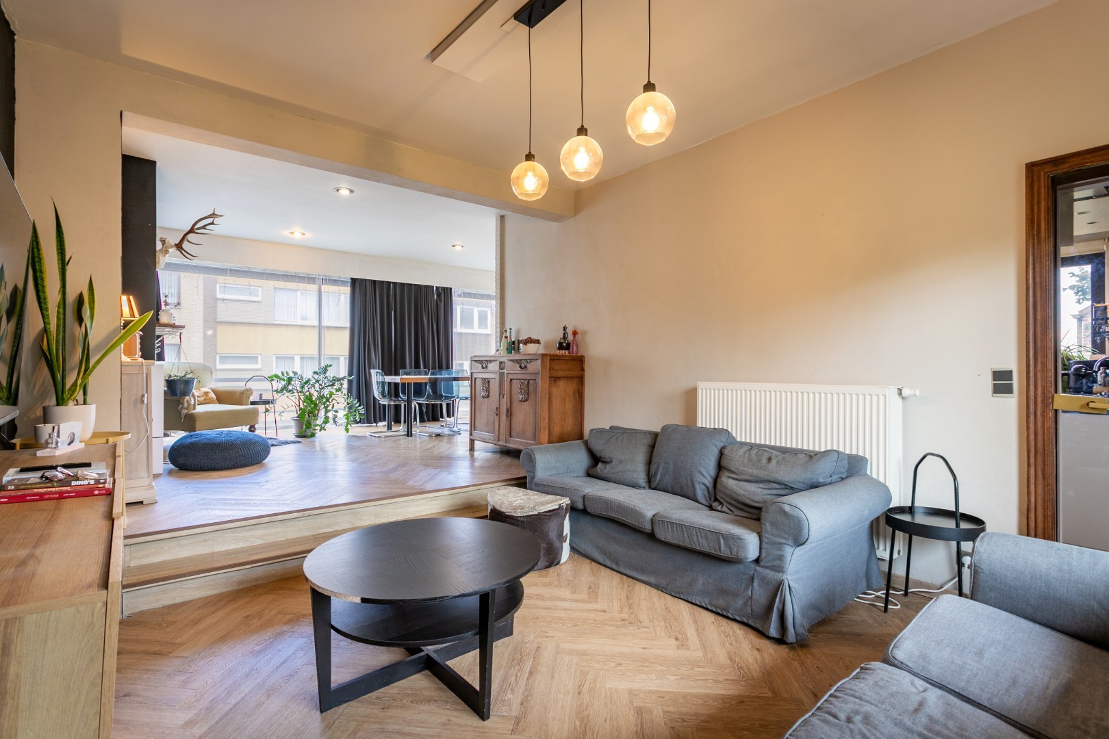 Solide woning met 6 slaapkamers, tuin en garage 