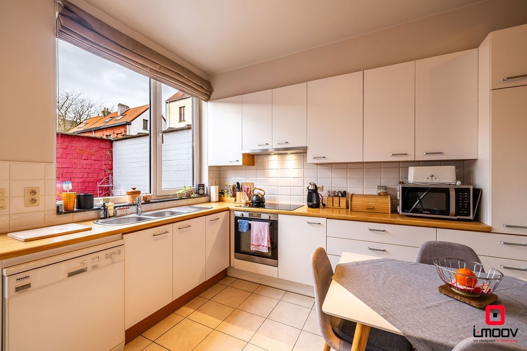 Bel-étage woning met 5 slaapkamers in Gent 