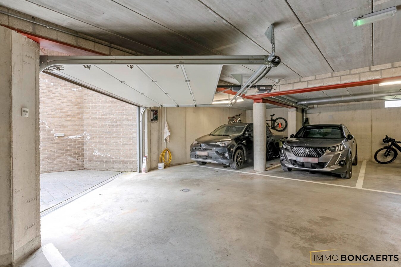 Karaktervolle woning met 4 slaapkamers, tuin en garage. 