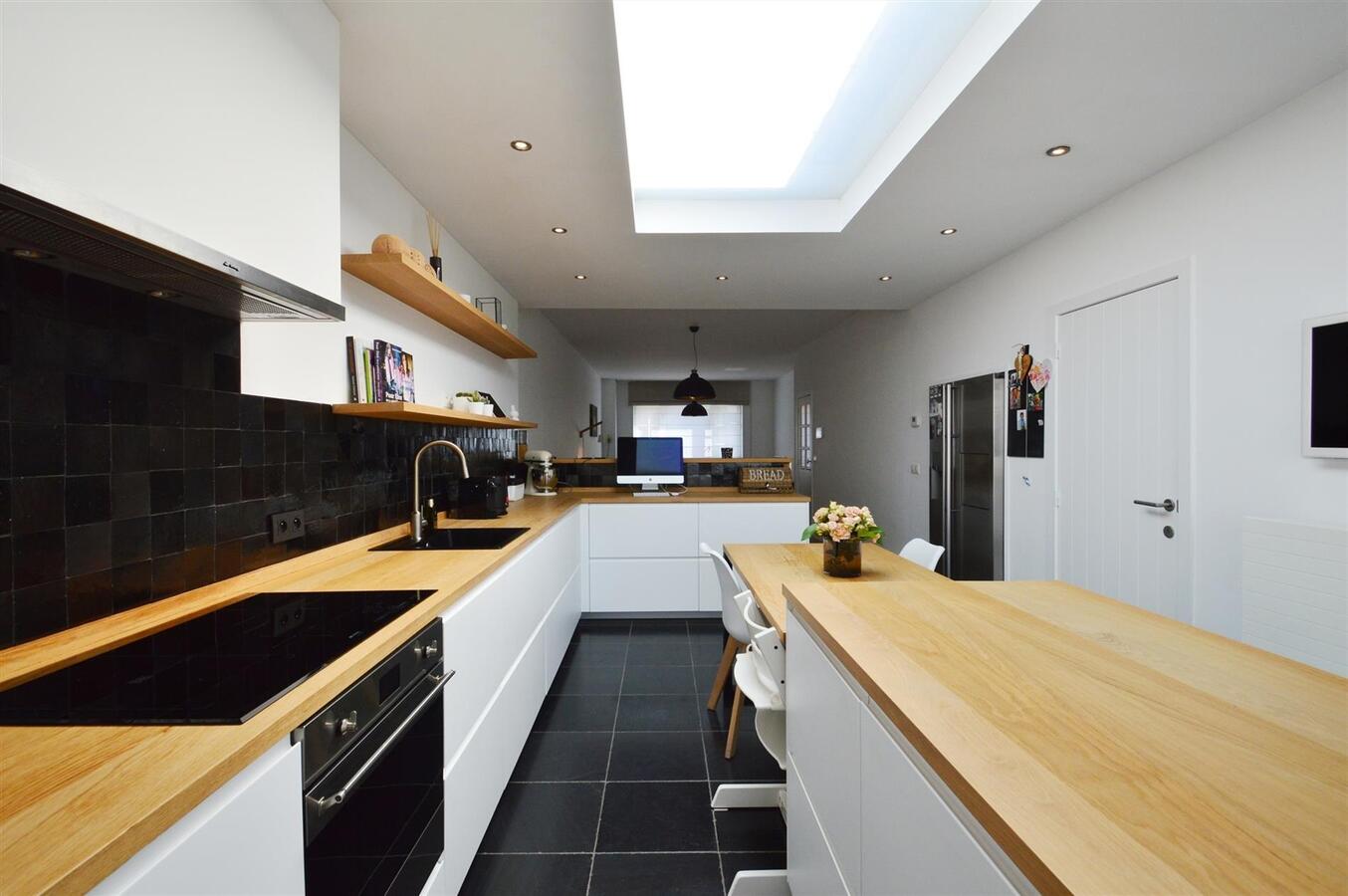 Klassevol gerenoveerde gezinswoning met tuin - Heist 