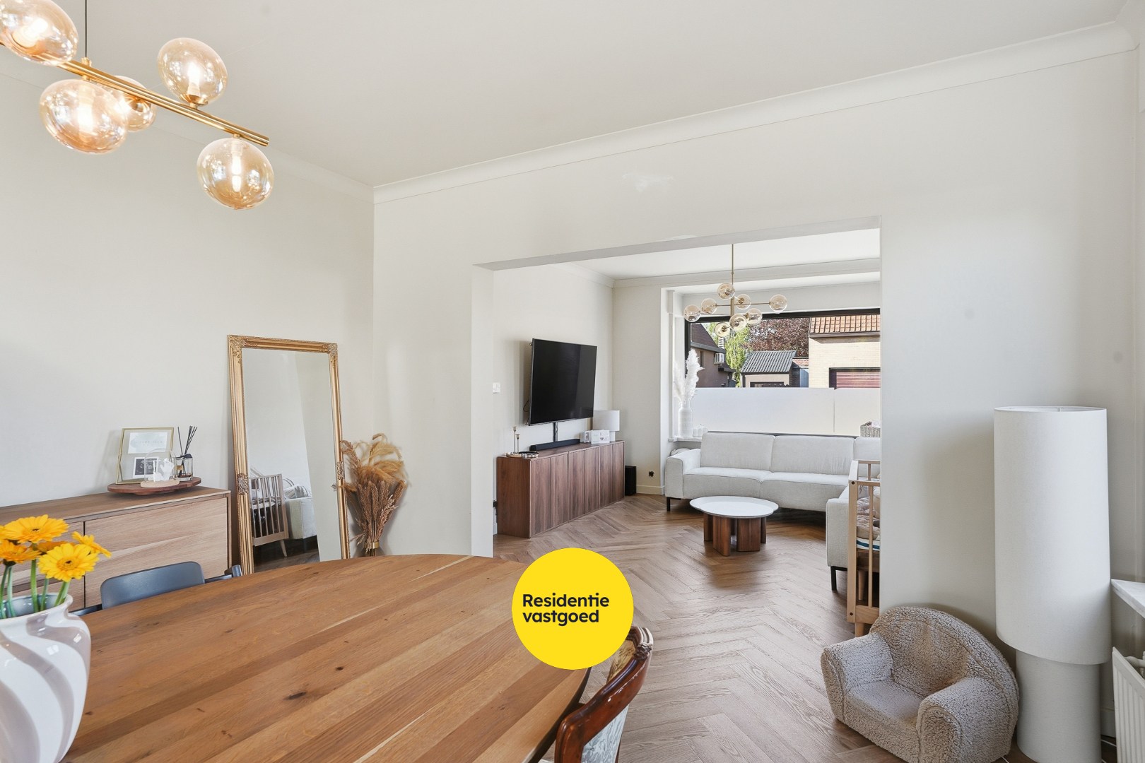 Alleenstaande woning met prachtige uitbouw in centrum Veldegem 