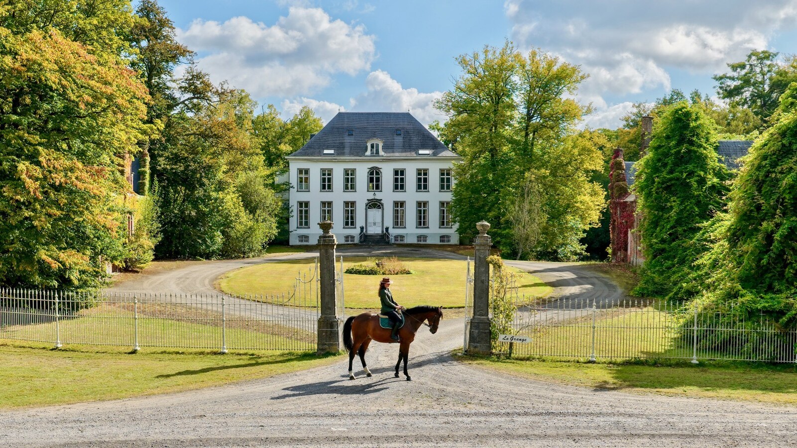 Exclusief kasteeldomein met 6 residenties en een feestzaal op ca. 42 ha te Zandhoven 