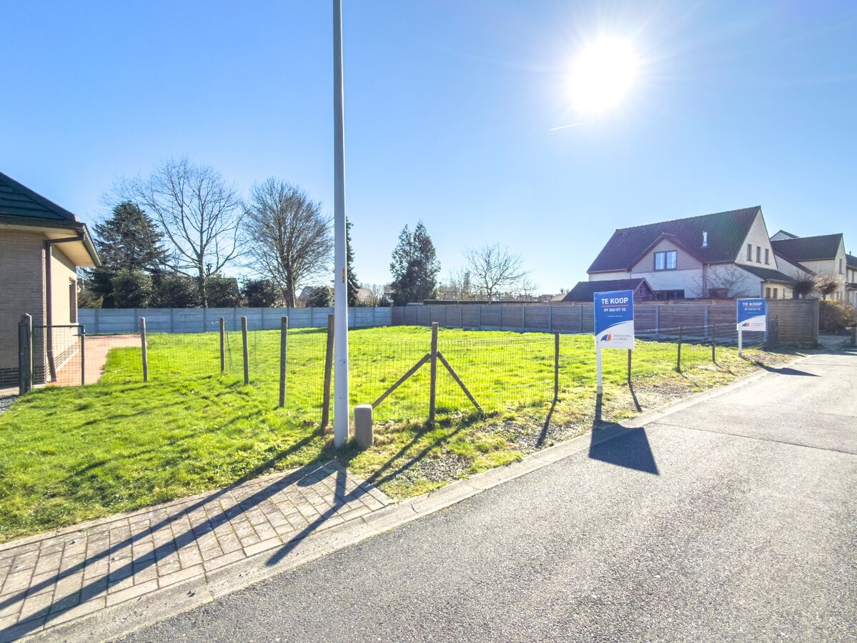 Residentieel gelegen bouwgrond voor HOB te Hillegem 