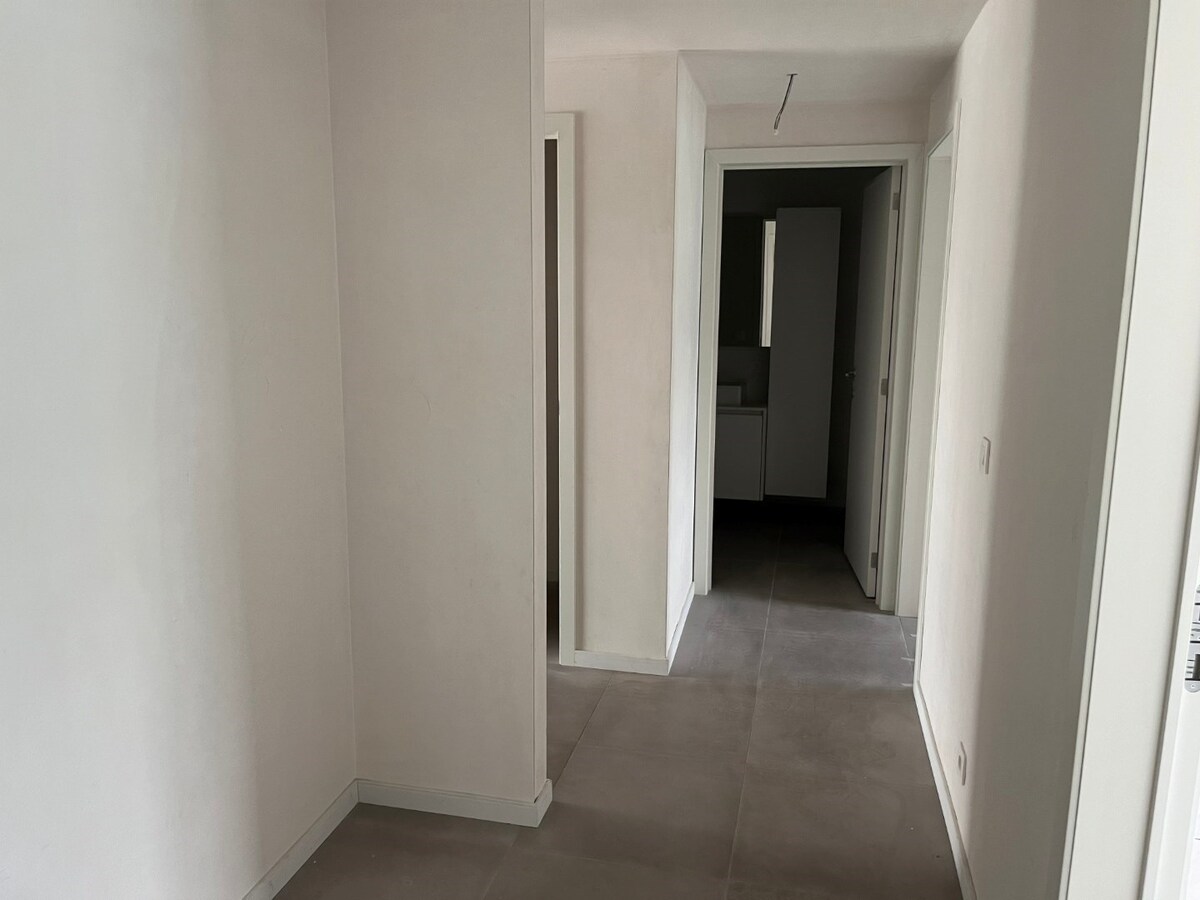 Ruim 2 slpk-appartement incl. staanplaats en kelderberging. 