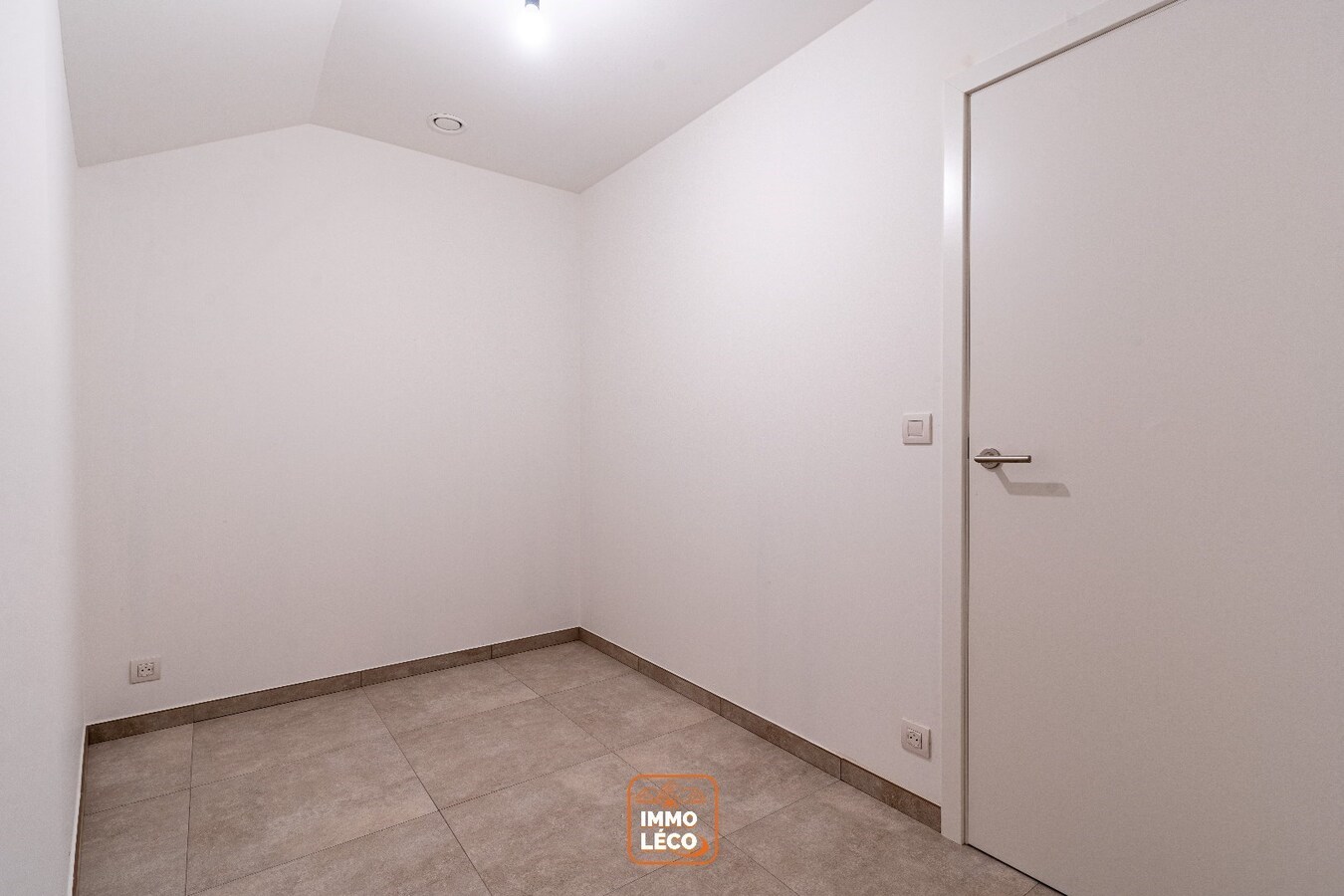 Appartement neuf 1 chambre avec terrasse privative et emplacement de parking, COUP DE CŒUR ! 