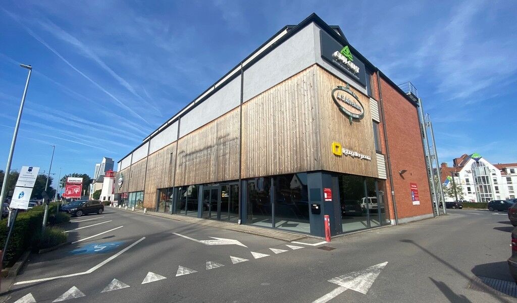Winkel te huur langs Kortrijksesteenweg in Gent