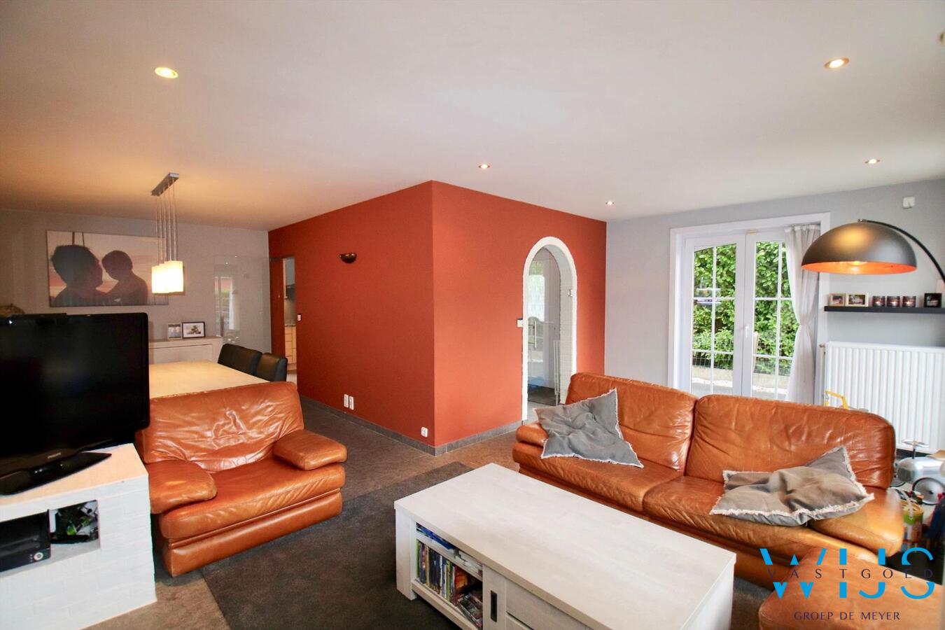 Instapklaar karaktervol woonhuis op een TOPlocatie in Eeklo ! 