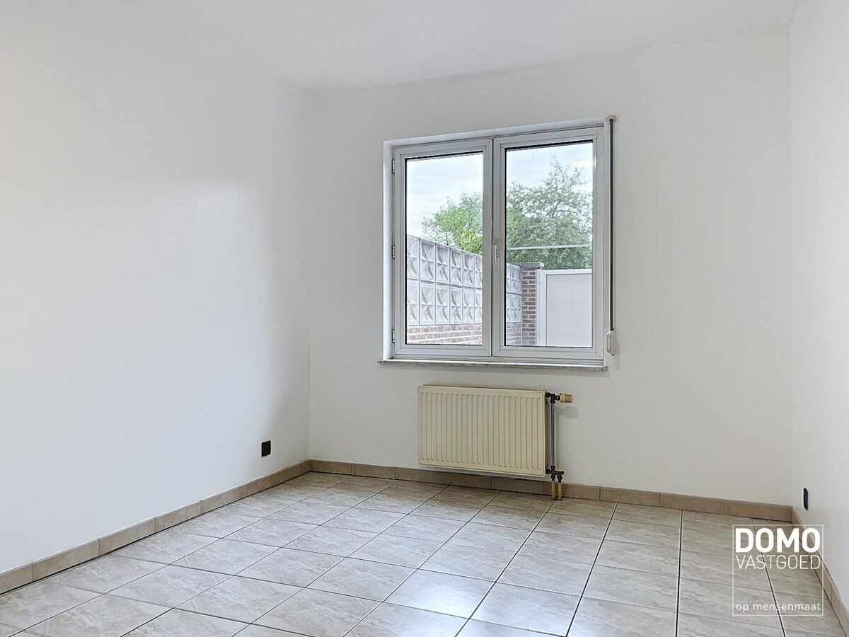 RUIM APPARTEMENT MET 3 SLAAPKAMERS EN TERRAS TE HASSELT 
