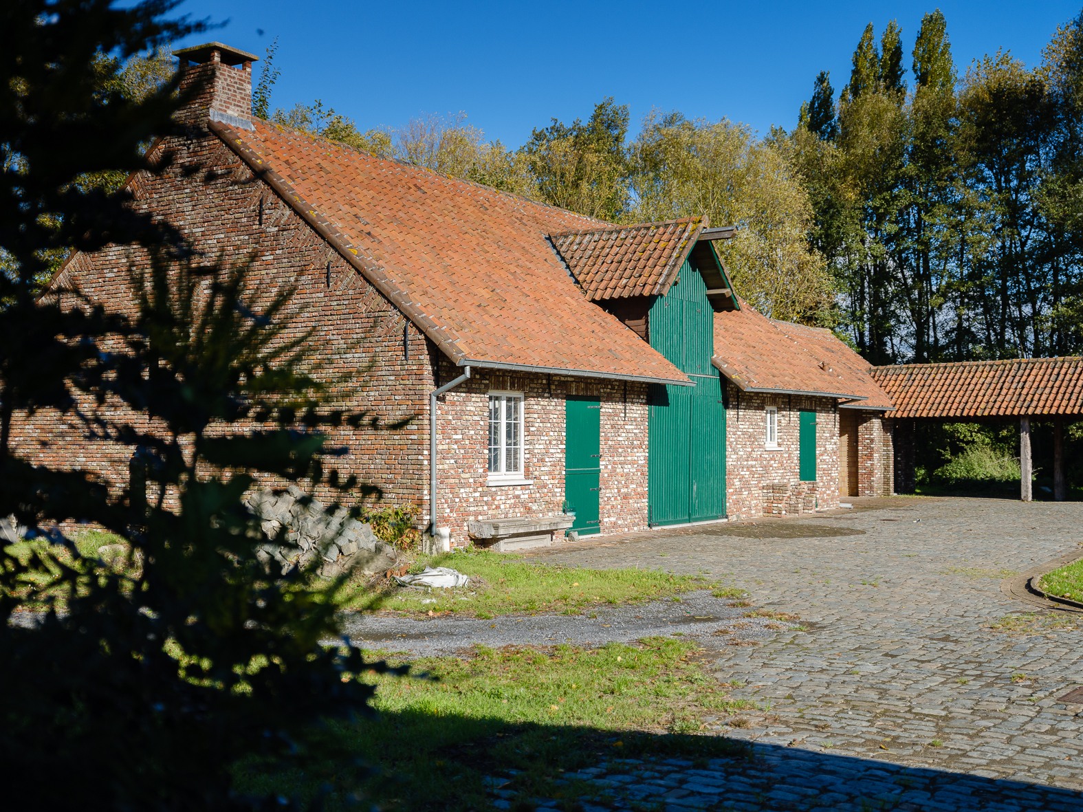 Riante vierkantshoeve te Deinze 