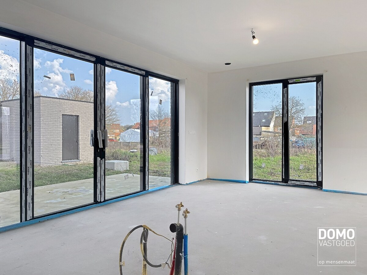MODERNE NIEUWBOUWWONING CASCO PLUS MET 3 SLAAPKAMERS 