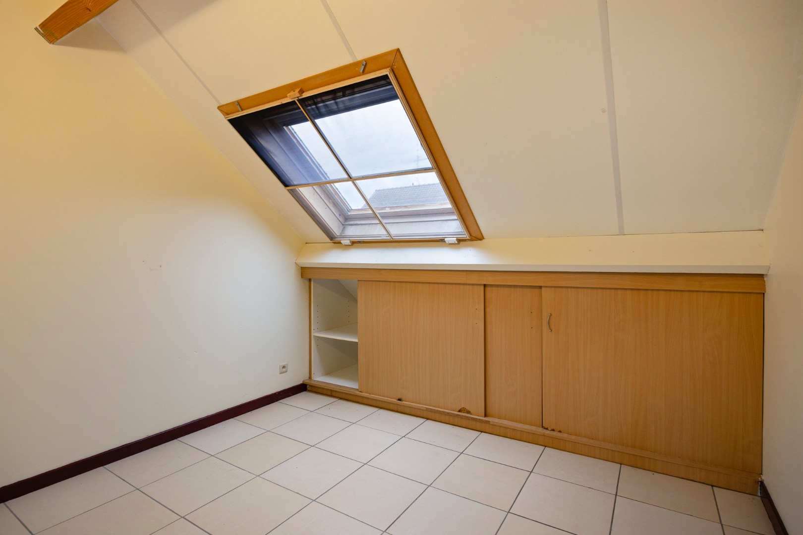 Instapklaar dakappartement met 1 slpk. in centrum Olmen 