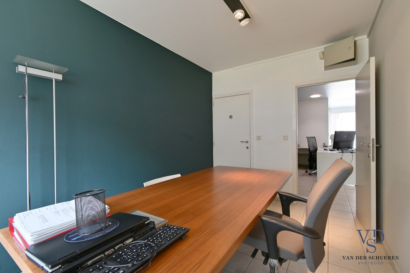 Uitstekend gelegen winkelruimte. 