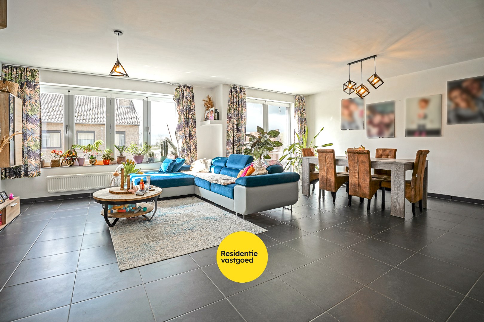 Recent appartement met privatieve tuin (346m²)  en ruim terras (40m²) in het centrum van Woumen! 