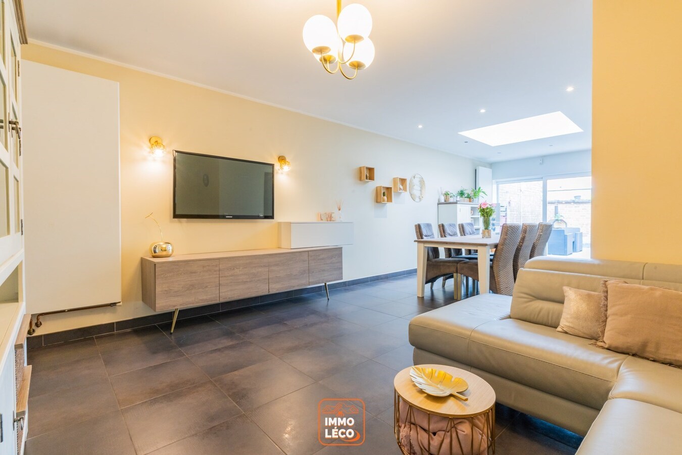 Maison 4 chambres avec commerce, plein centre-ville ! 