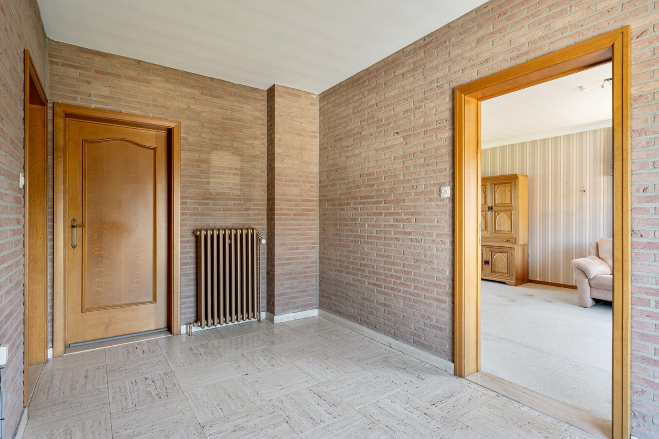 Gelijkvloerse gezinswoning op een ruim perceel van 9a51ca op een rustige locatie met uitzicht op achterliggende weilanden! 