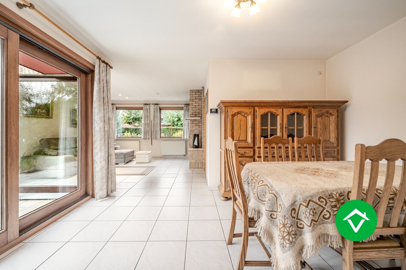 Charmante alleenstaande bungalow met zonnige tuin en garage in Torhout 