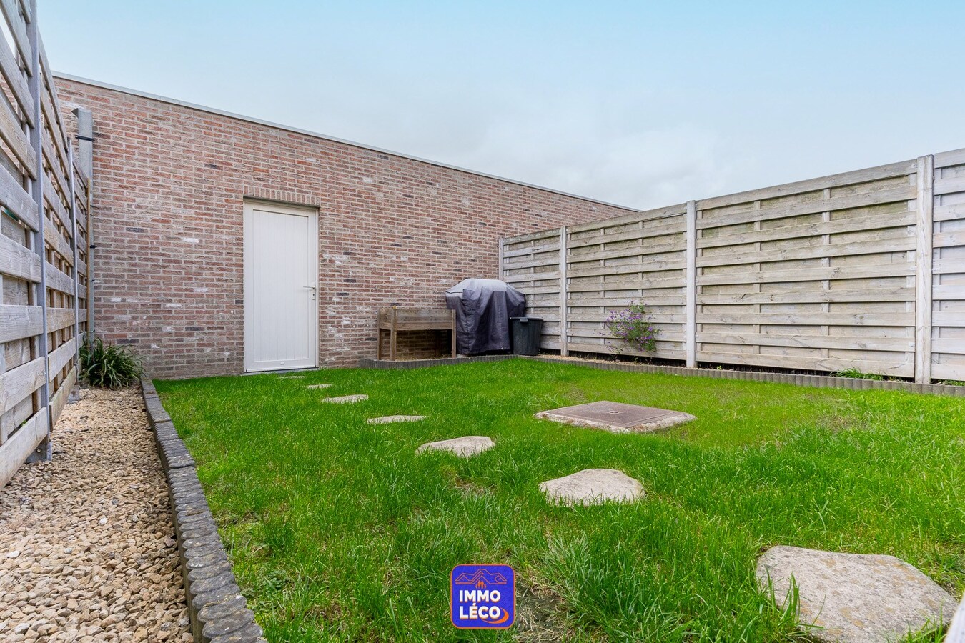 Maison avec jardin, garage et finitions soignées – TOP SECTEUR ! 