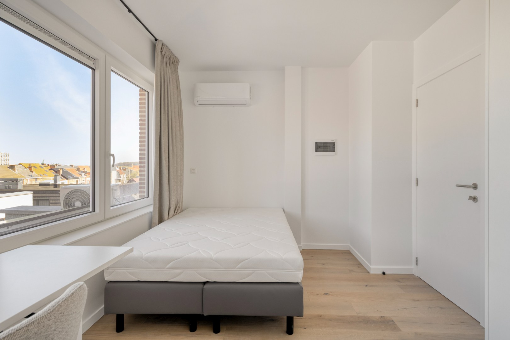 Volledig gerenoveerde studentenkamer in residentie met 15 studentenkamers en een 1slaapkamer appartement in hartje Leuven - EPC label A! 