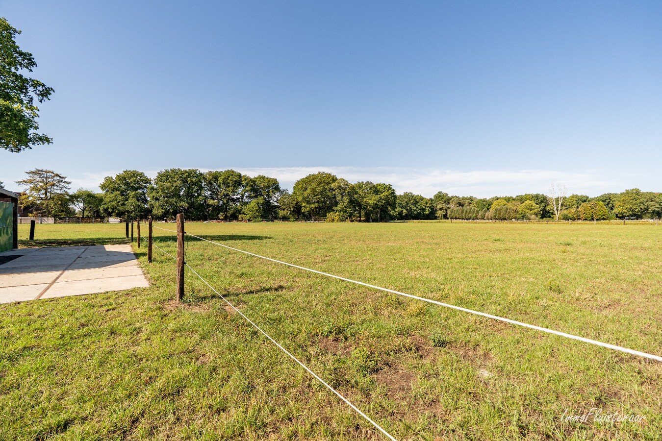Veelzijdige woning met paardenstallen op ca. 2ha te Helchteren 
