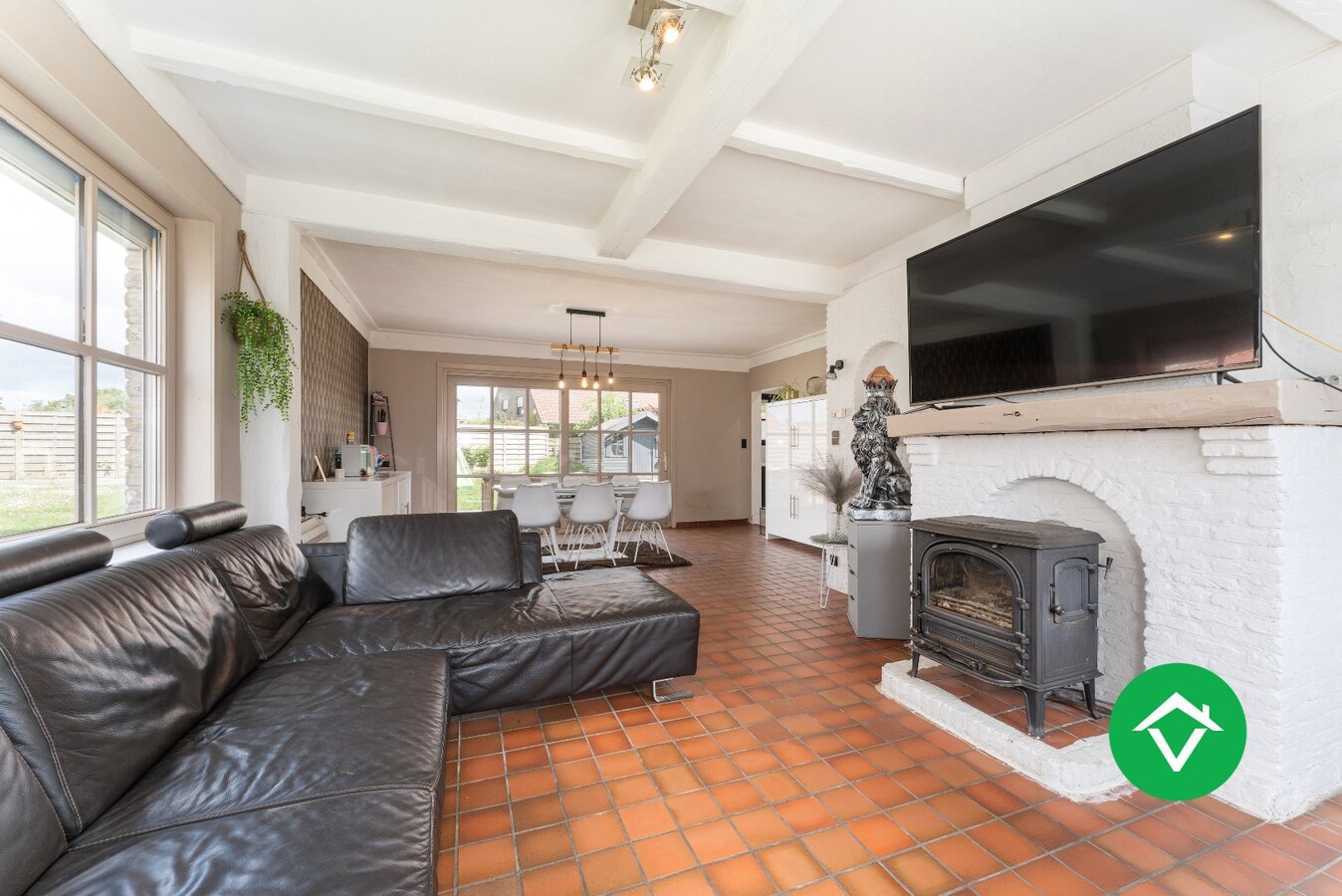 Landelijke gezinswoning met rustige ligging, 3 slaapkamers en een inpandige garage 