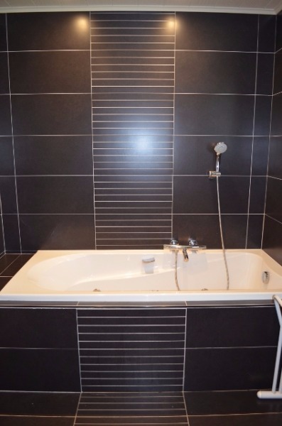 Solide villa afgewerkt met duurzame materialen te Adegem 