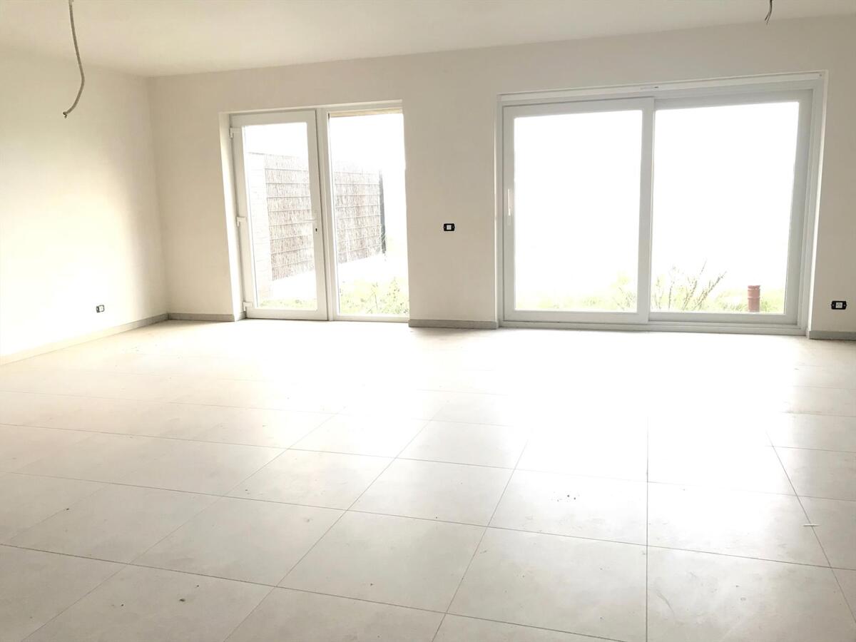 MODERNE RUIME WONING  TE BREDENE 