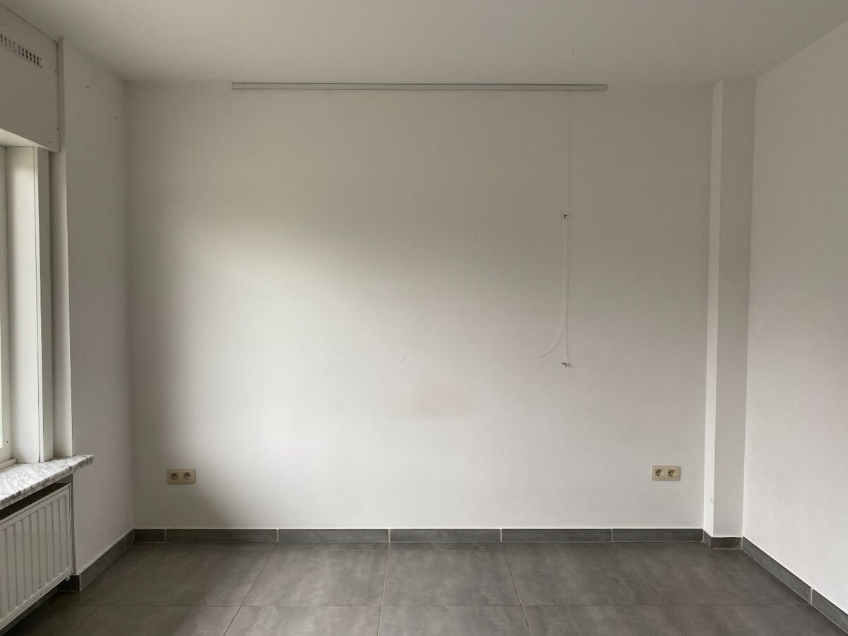 Alleenstaande woning op ruim perceel van 1035 m² 