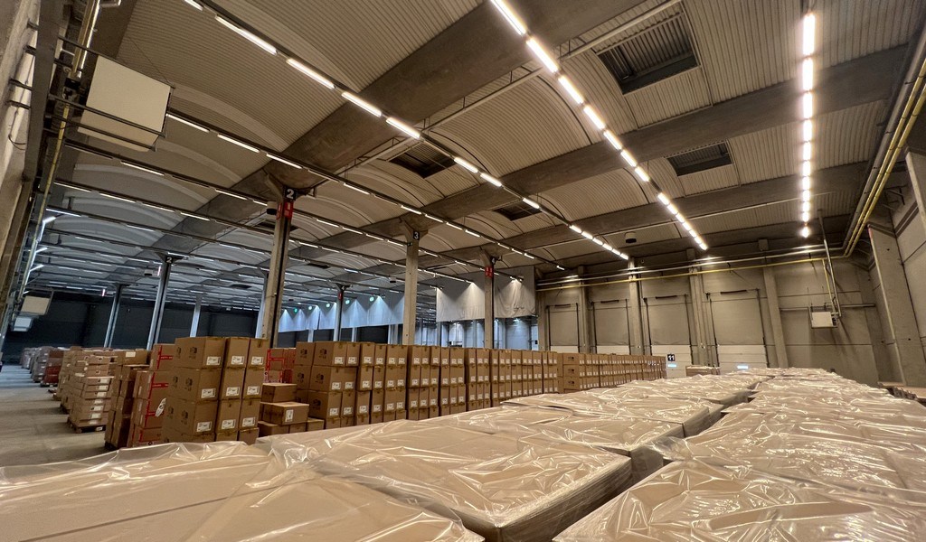 Logistieke loodsen met laadkades te huur in Sint-Niklaas