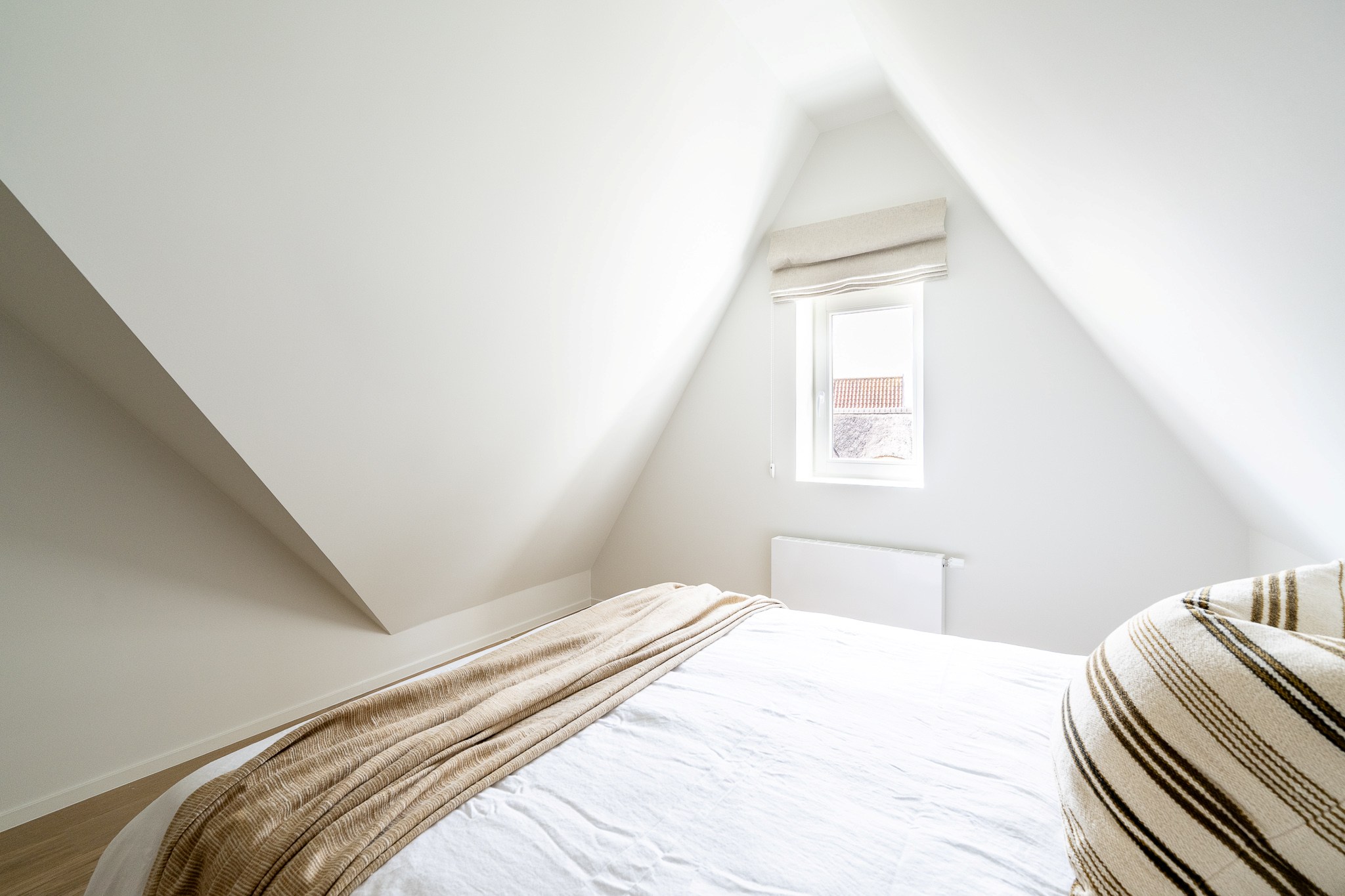 Très luxueuse et charmante villa jumelée rénovée, située à proximité du centre commercial de Knokke. 