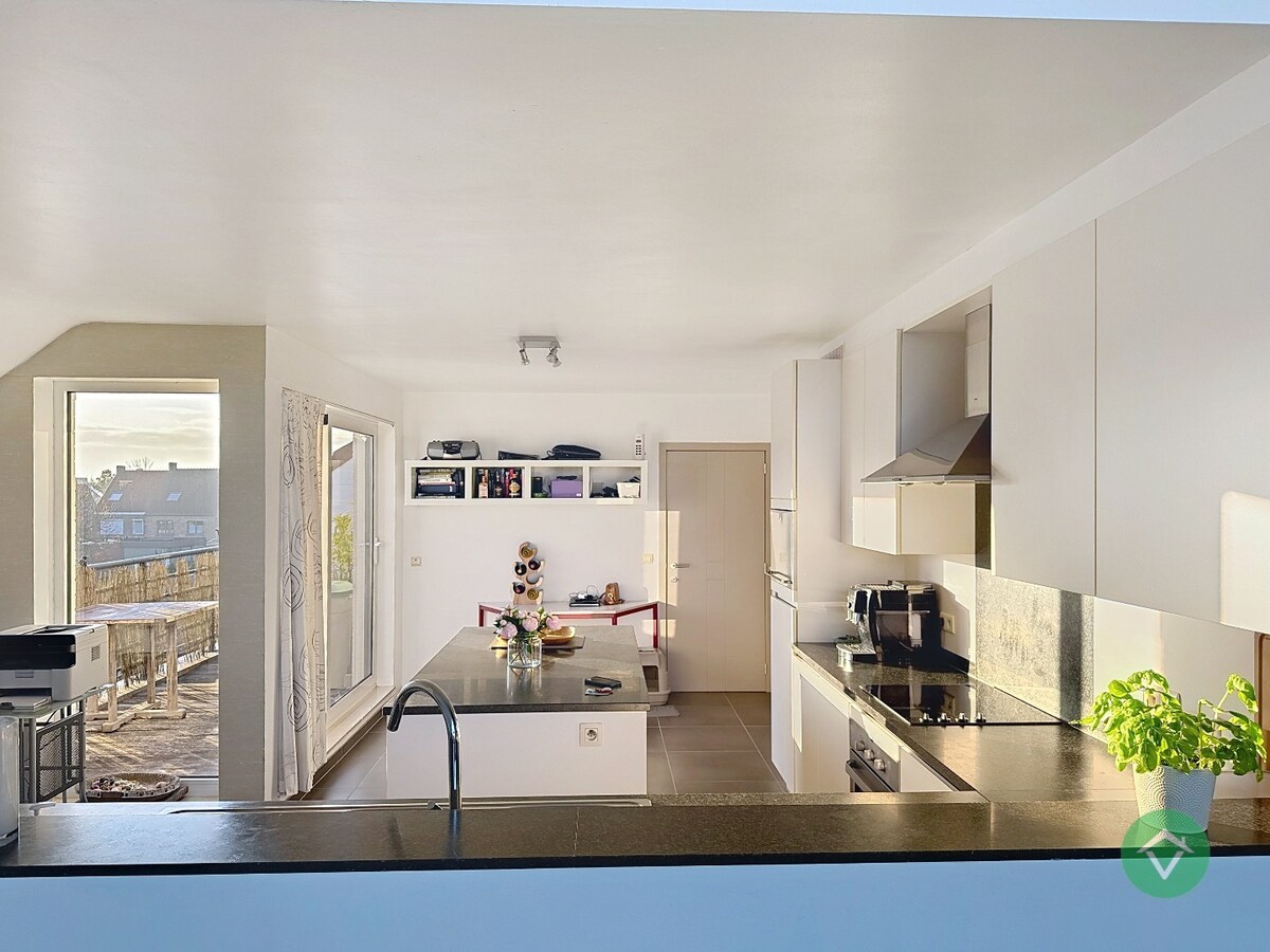 Luxe villa-appartement met dubbele garage en prachtig uitzicht in Koekelare 