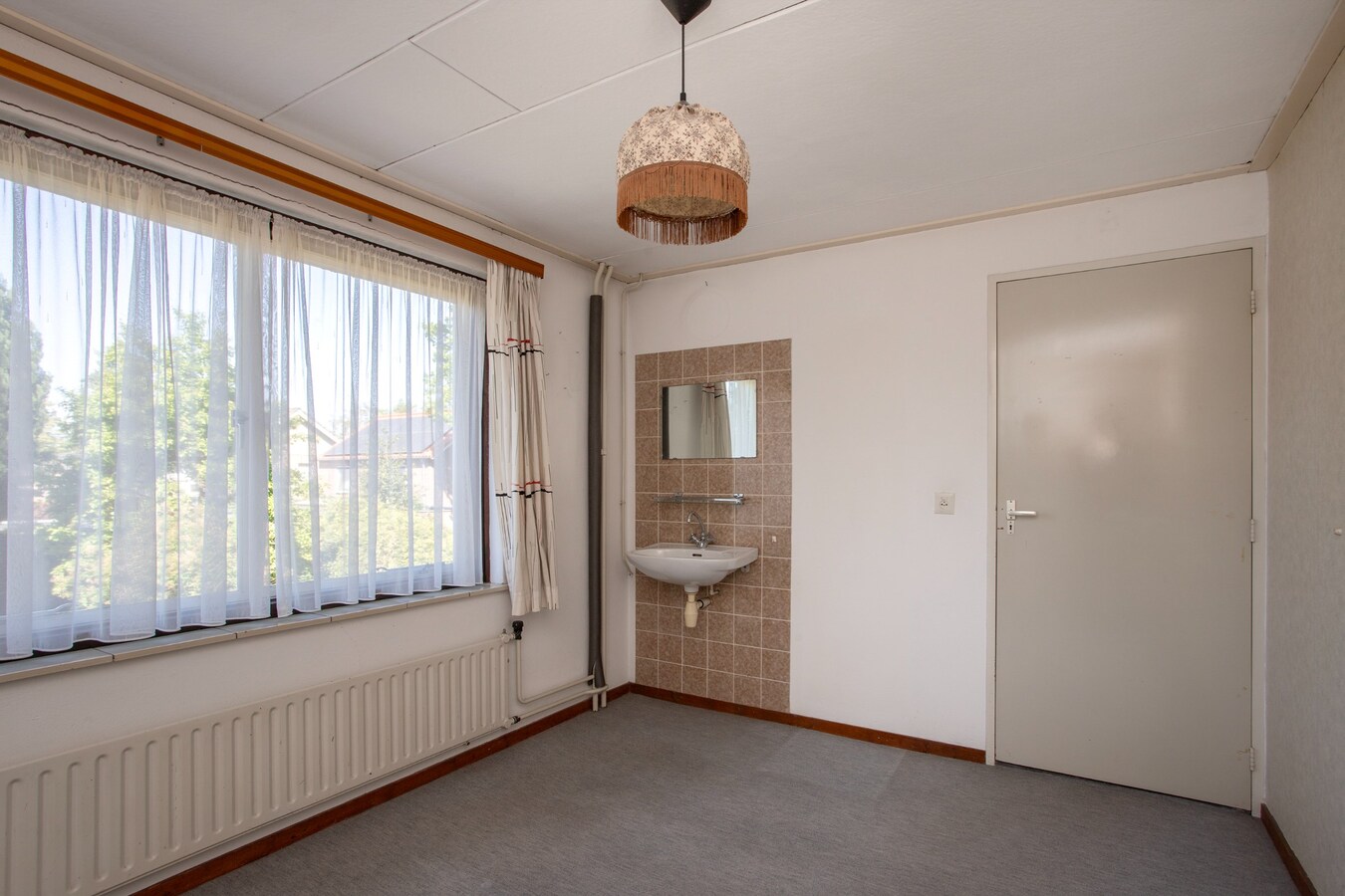 Vrijstaande woning gelegen op een rustige locatie op een kavel van maar liefst 450 m². 